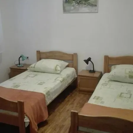 Appartement With Parking Space - 5098