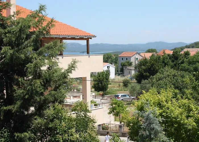 With Parking Space - 5098 아파트